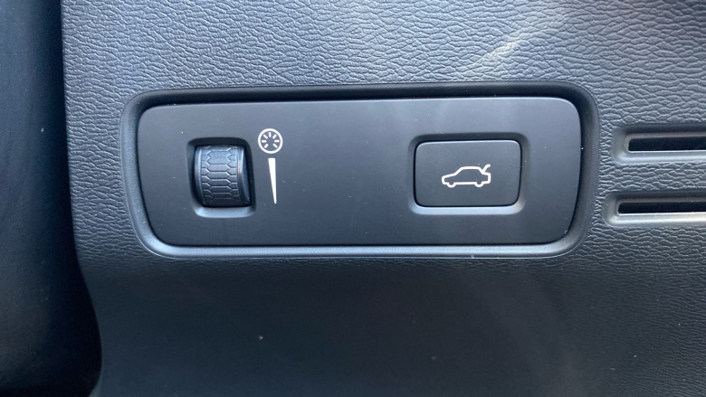 Volvo Xc40 2.0 D4 [190] R DESIGN Pro 5dr AWD Geartronic Diesel Estate